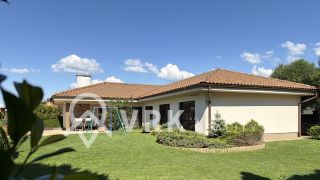 RODINNÝ DOM TYPU BUNGALOV, VALALIKY 