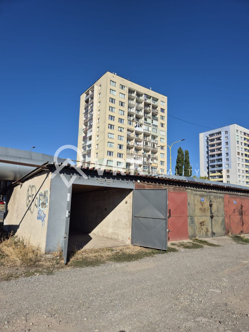 GARÁŽ S POZEMKOM V OSOBNOM VLASTNÍCTVE – JANTÁROVÁ, KOŠICE-JUH